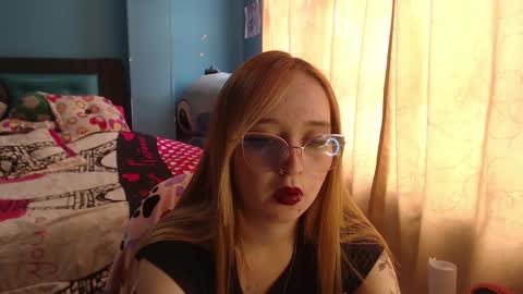Lia Roberts online show from February 12, 3:05 pm