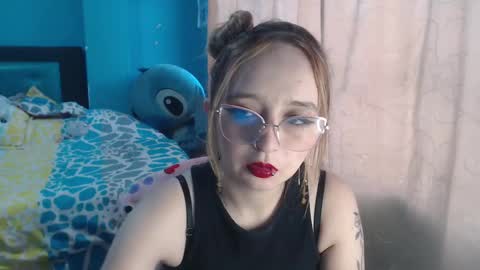 Lia Roberts online show from February 3, 12:03 pm