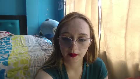 Lia Roberts online show from February 1, 6:08 pm