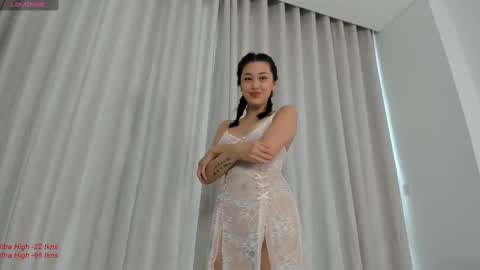 Snapshot of liavee chatting on February 21, 3:34 am Lia online show from February 21, 3:34 am