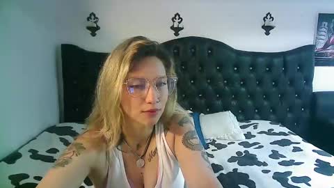 Snapshot of licethf00x chatting on September 16, 1:02 pm licethf00x online show from September 16, 1:02 pm