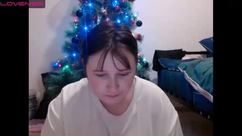 light_lunaa online show from January 2, 4:02 pm