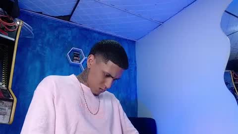 Snapshot of liiaam_lee_ chatting on January 28, 3:57 pm Daniel online show from January 28, 3:57 pm