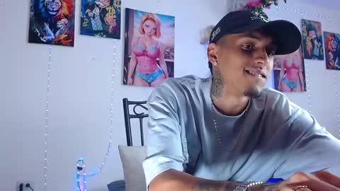 Snapshot of liiaam_lee_ chatting on September 16, 3:37 pm Daniel online show from September 16, 3:37 pm
