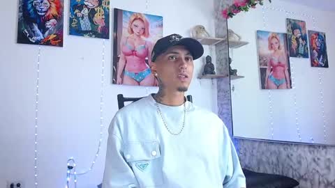 Snapshot of liiaam_lee_ chatting on September 13, 3:25 pm Daniel online show from September 13, 3:25 pm