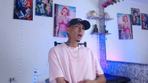 Snapshot of liiaam_lee_ chatting on September 10, 2:40 pm Daniel online show from September 10, 2:40 pm