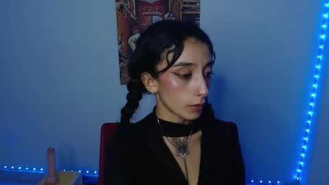 Lisaa online show from December 15, 9:56 am