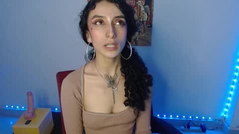 Lisaa online show from December 18, 6:10 am