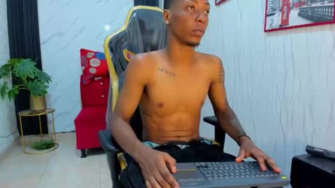 lil_taylorx online show from September 19, 8:01 pm