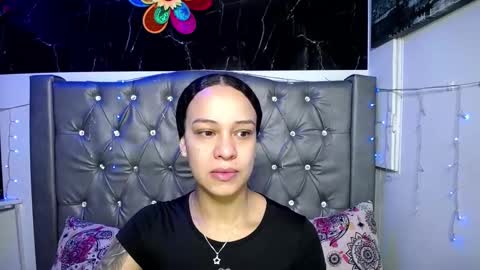 Snapshot of lila_gummy_ chatting on February 15, 11:17 am online show from February 15, 11:17 am