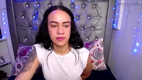 Snapshot of lila_gummy_ chatting on February 17, 2:38 pm online show from February 17, 2:38 pm