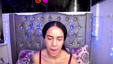 Snapshot of lila_gummy_ chatting on February 19, 5:38 pm online show from February 19, 5:38 pm