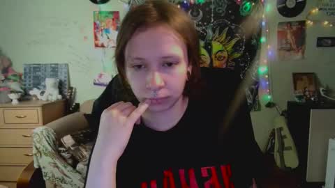 Snapshot of lileyfoxxx chatting on September 10, 10:38 am Lil online show from September 10, 10:38 am