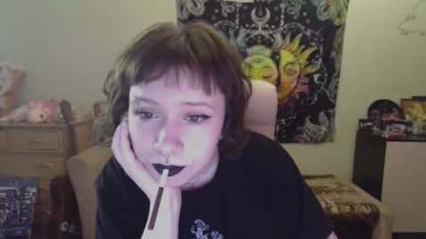 Snapshot of lileyfoxxx chatting on December 4, 10:29 am Lil online show from December 4, 10:29 am