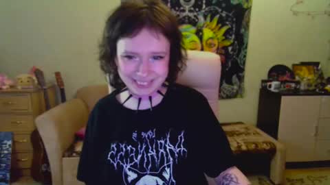 Snapshot of lileyfoxxx chatting on December 5, 10:50 am Lil online show from December 5, 10:50 am