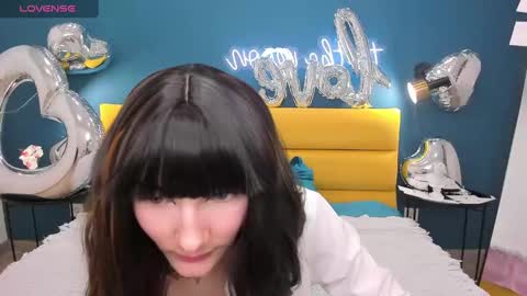 Snapshot of lili_flowerr chatting on February 11, 2:14 am Lilli follow me kiss online show from February 11, 2:14 am
