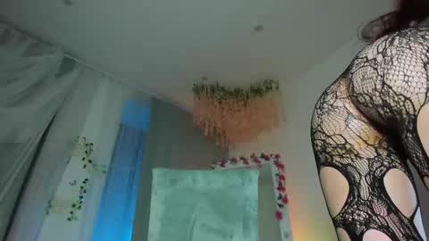 Snapshot of lilian_kroft chatting on February 13, 2:52 pm LIL online show from February 13, 2:52 pm