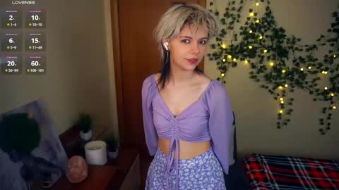 Snapshot of liliandaniels chatting on September 19, 6:39 am Lilian online show from September 19, 6:39 am