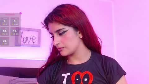 Snapshot of liliith_savett chatting on February 5, 3:20 pm Lilith Savett online show from February 5, 3:20 pm