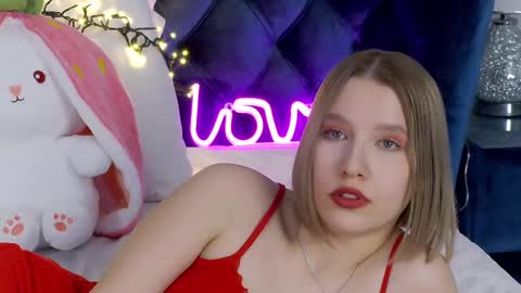 Snapshot of lililinn chatting on March 3, 7:32 am LiliLinn online show from March 3, 7:32 am