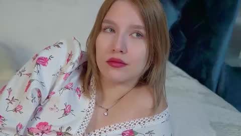 Snapshot of lililinn chatting on September 13, 4:48 am LiliLinn online show from September 13, 4:48 am