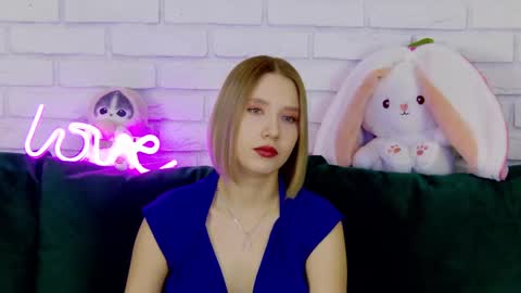 Snapshot of lililinn chatting on March 7, 4:23 am LiliLinn online show from March 7, 4:23 am