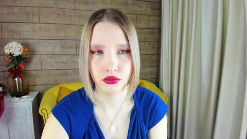 Snapshot of lililinn chatting on February 19, 5:49 am LiliLinn online show from February 19, 5:49 am
