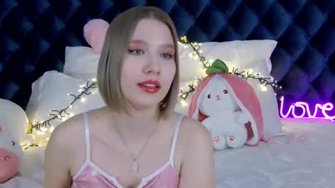 Snapshot of lililinn chatting on March 3, 10:38 am LiliLinn online show from March 3, 10:38 am