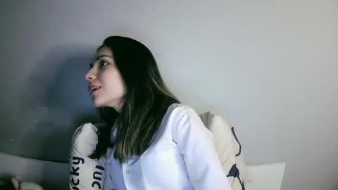 lilirose online show from February 14, 6:51 pm