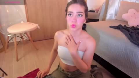 Snapshot of lilith__rosse chatting on February 28, 1:14 pm Lilith Rosse online show from February 28, 1:14 pm