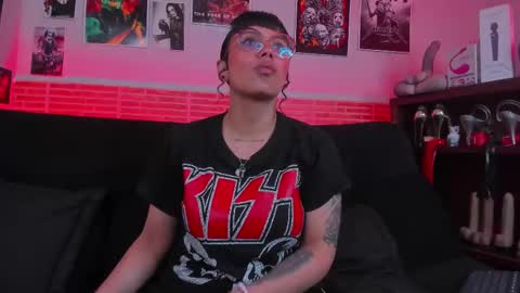 Snapshot of lilith_deveraux_ chatting on September 16, 4:43 pm MISTRESS LILITH online show from September 16, 4:43 pm