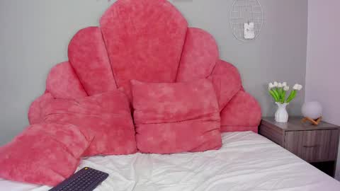 L I L I T H  online show from March 4, 5:56 pm