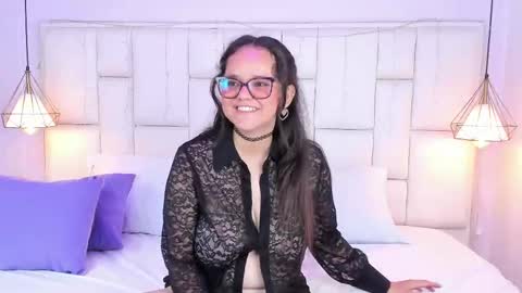 Snapshot of lilithvalmare chatting on September 9, 2:55 am Lilith online show from September 9, 2:55 am