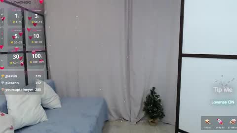 Snapshot of lillian_clark7 chatting on January 15, 6:54 am Lillian online show from January 15, 6:54 am