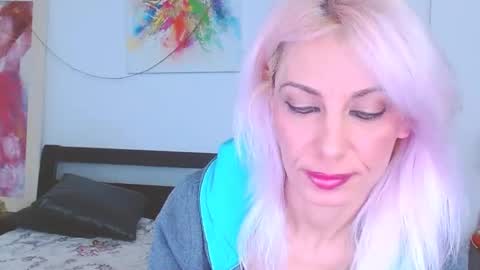 Lara online show from February 15, 6:12 pm