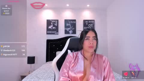 Snapshot of lillypalmer chatting on February 20, 6:13 pm Lilly online show from February 20, 6:13 pm