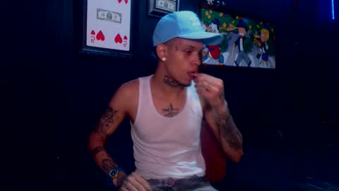 Snapshot of lilray99 chatting on January 7, 7:20 am ONLYFANS online show from January 7, 7:20 am