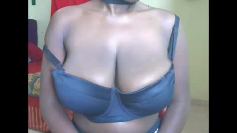 lilshawrie online show from January 15, 4:36 am