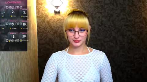 lilukitsune online show from September 14, 8:10 pm