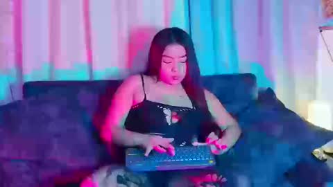 Lily Evans  online show from September 13, 1:35 pm