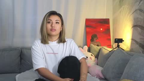 Lily online show from January 19, 5:05 am