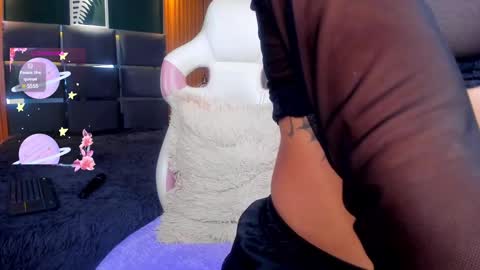Snapshot of lily_fox1 chatting on February 27, 7:08 am Lily online show from February 27, 7:08 am