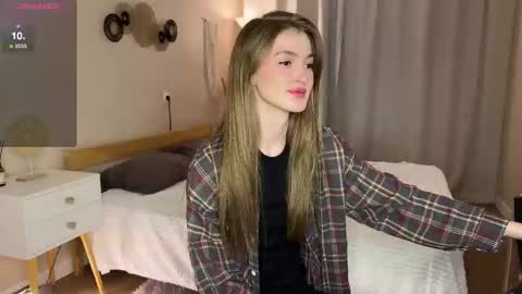 Sophie online show from September 18, 2:43 pm