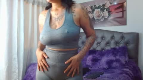 lilyfox23 online show from March 8, 4:06 pm