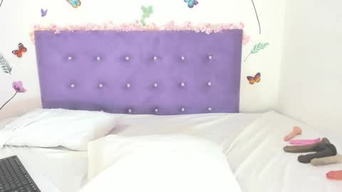 Snapshot of lin_jayani chatting on September 16, 12:18 pm Lin online show from September 16, 12:18 pm