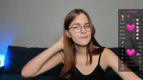 Snapshot of lina_hall chatting on December 10, 12:49 pm lina hall online show from December 10, 12:49 pm