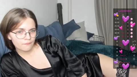 Snapshot of lina_hall chatting on January 7, 12:09 pm lina hall online show from January 7, 12:09 pm
