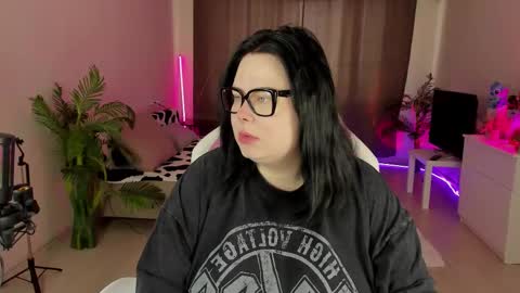 lina_linx online show from September 13, 9:01 am
