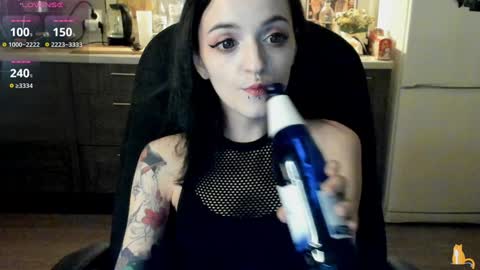 Snapshot of lina_tyaan chatting on January 2, 8:24 pm Lina 3 1715622743 online show from January 2, 8:24 pm