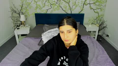 Linda online show from December 5, 2:28 pm